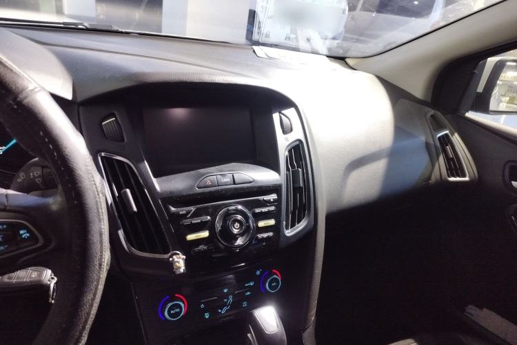 Used Ford Focus 2015 Sedan 1.6L Automatic Trend Model
