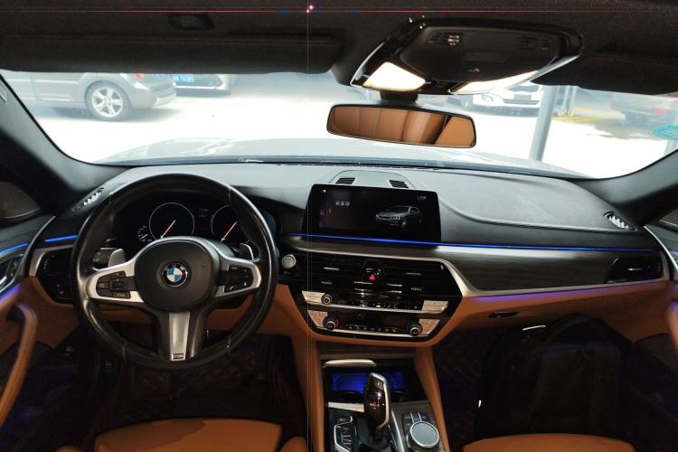 Used BMW 5 Series 2019 530i M Sport Package Center Console