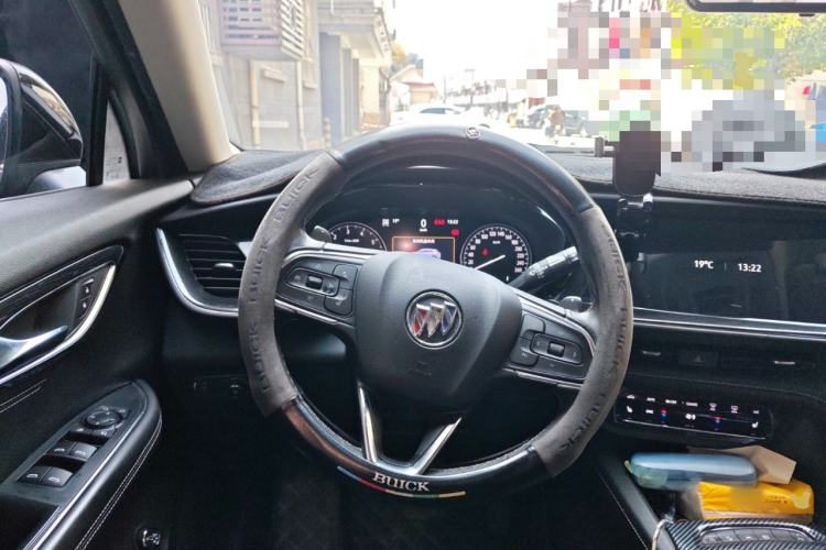 Used Buick Envision 2023 Encore Plus 652T Five-Seat All-Wheel-Drive Luxury Model
