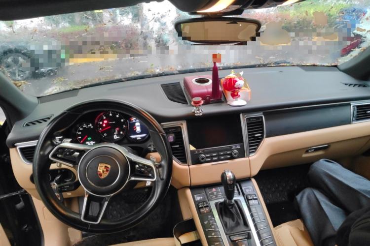 Used Porsche Macan 2017 Macan 2.0T Center Console