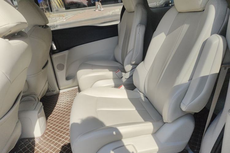 Used Buick GL8 2023 Land Executive Class Smart Enjoyment Model