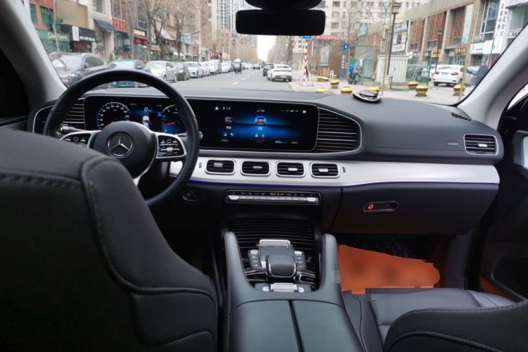 Used Mercedes-Benz GLE 2022 GLE 350 4MATIC Coupe SUV Luxury Model Center Console