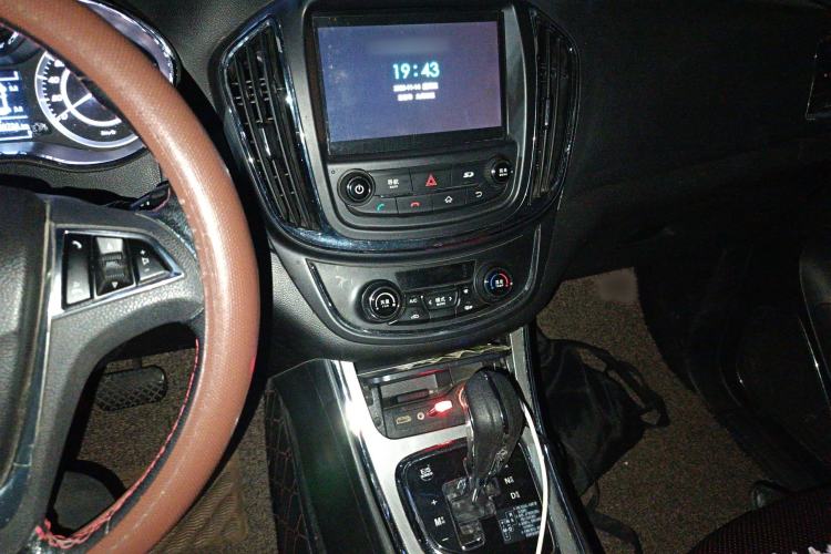 Used Baojun 560 2016 1.8L iAMT Luxury Model