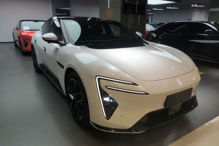 Used Avatr 06 2025 Max All-Electric Version