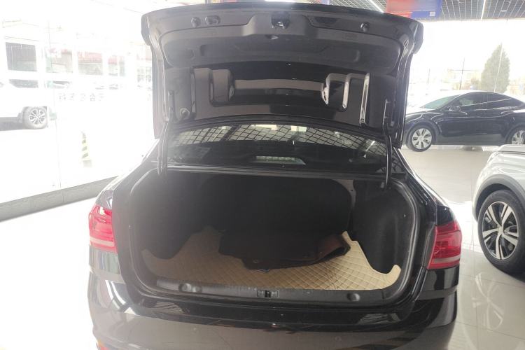 Used Volkswagen Lavida 2017 1.6L Automatic Fashion Edition
