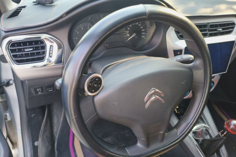 Used Citroen Elysee 2015 Zhishang Edition 1.6L Manual Fashion Model
