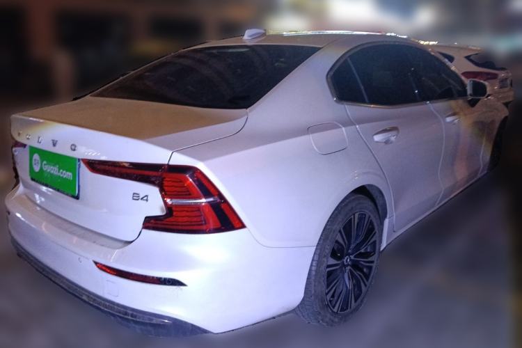 Used Volvo S60 2025 B4 Zhiyuan Luxury Edition
