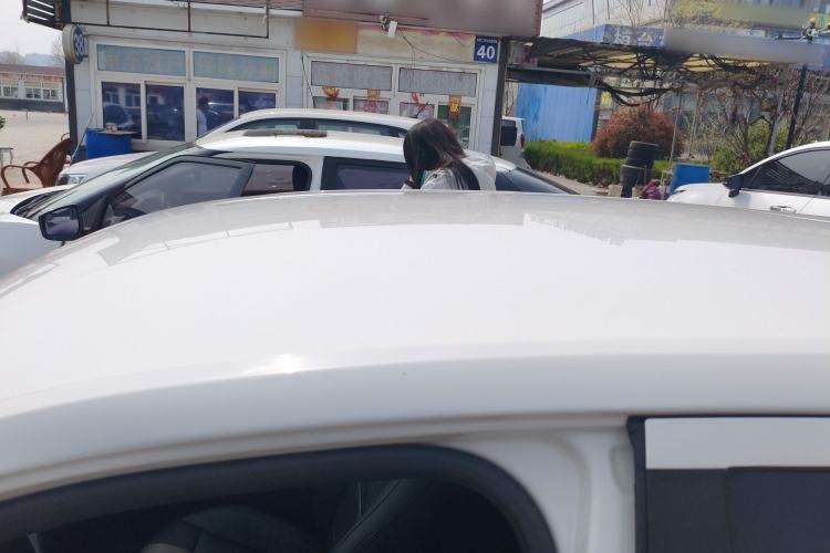 Used Volkswagen Gran Lavida 2015 1.6L Automatic Fashion Edition Roof