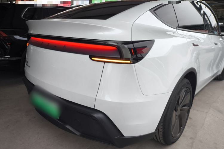 Used Tesla Model Y 2025 Long-Range All-Wheel Drive First Edition