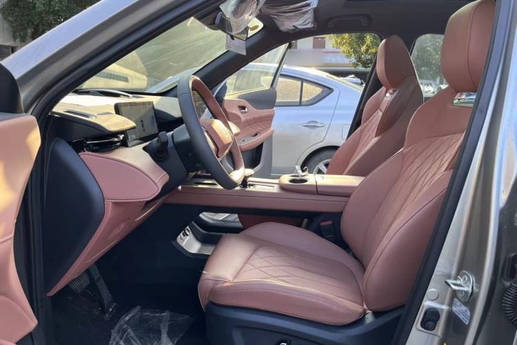 Used Changan UNI-Z New Energy 2024 Blue Whale Smart Electric iDD 125km Beyond Edition