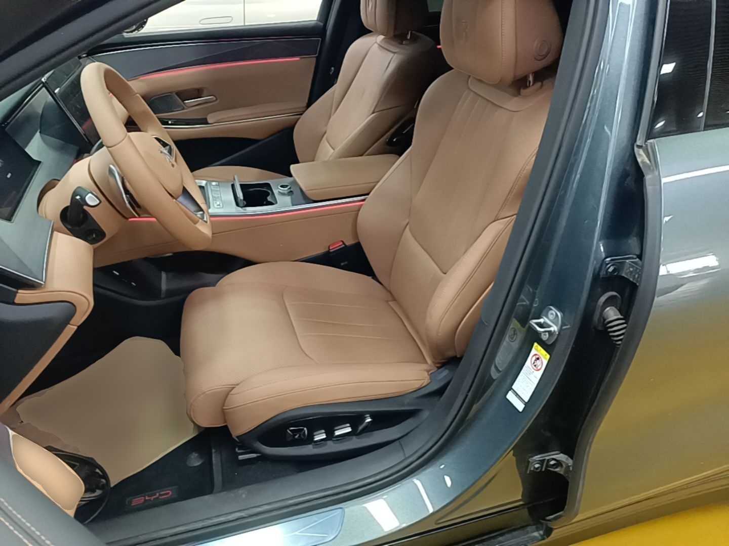 BYD Han L 2025 DM-p Four-Wheel-Drive LiDAR Flagship Model — снимка 17