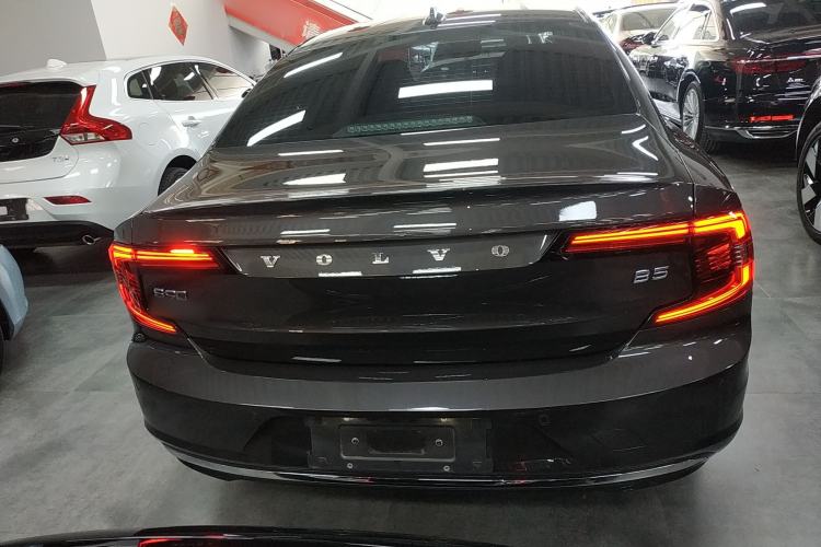Used Volvo S90 2023 B5 Zhiyi Luxury Edition
