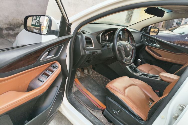 Used Baojun 560 2017 Rhythmic Edition 1.5T Manual Premium Model