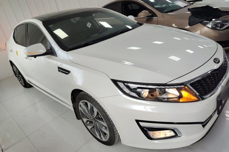 Used Kia K5 2015 2.0L Automatic LUX Front Right 45 Deg