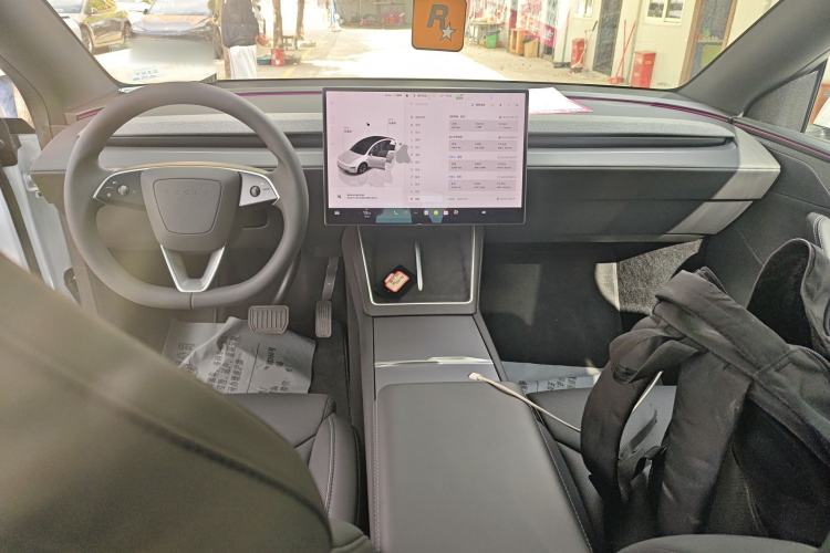 Used Tesla Model Y L 2025 Model Long-Range All-Wheel-Drive Version
