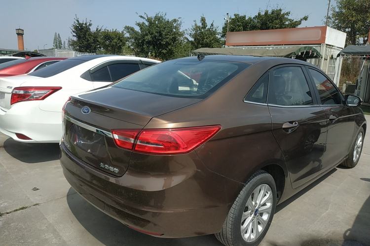 Used Ford Escort 2015 1.5L Manual Fashion Edition