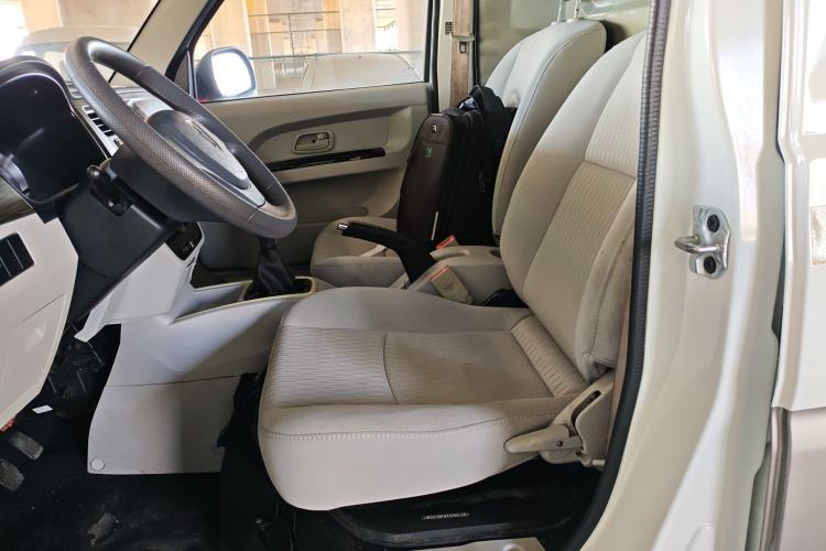 Used Jinbei New Hiace X30L 2022 1.5L Super Enjoyment Edition Air-Conditioning-Free Van China VI Standard SWC15M Left Front Seat