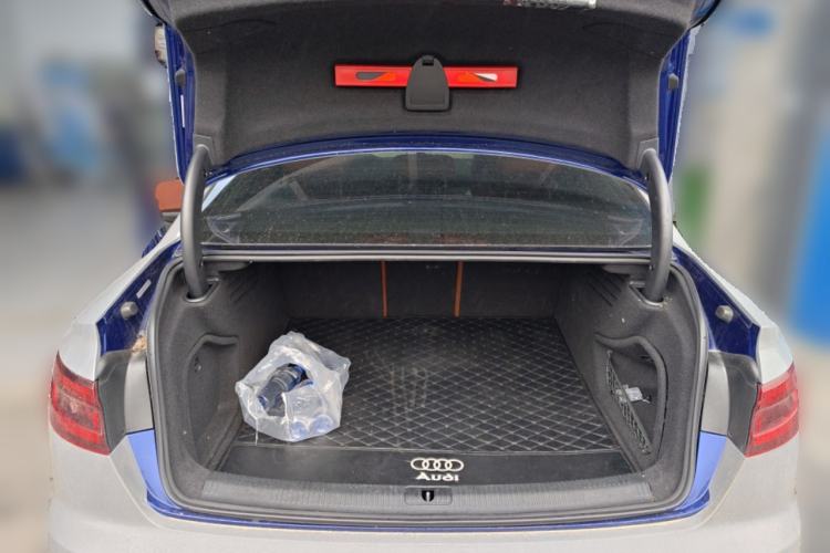 Used Audi A4L 2018 30th Anniversary Edition 40 TFSI Fashion Model Trunk