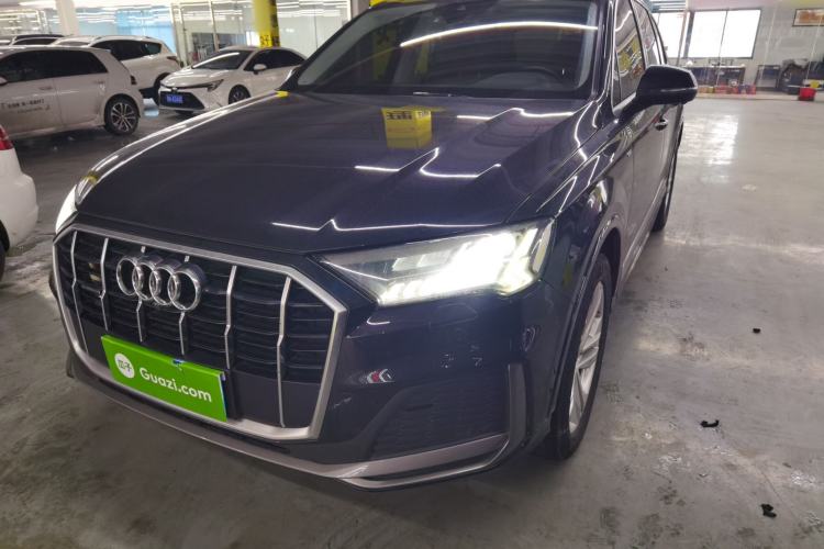 Used Audi Q7 2021 45 TFSI quattro S line Sport model
