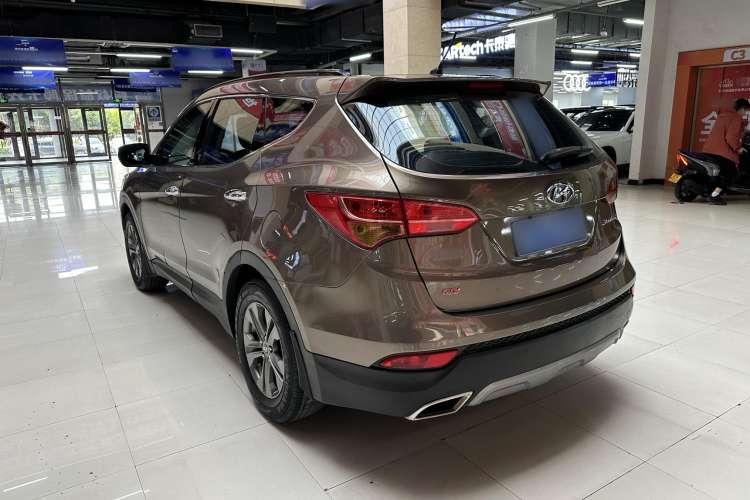 Used Hyundai Santa Fe 2013 2.4L Automatic Two-Wheel Drive Smart Version