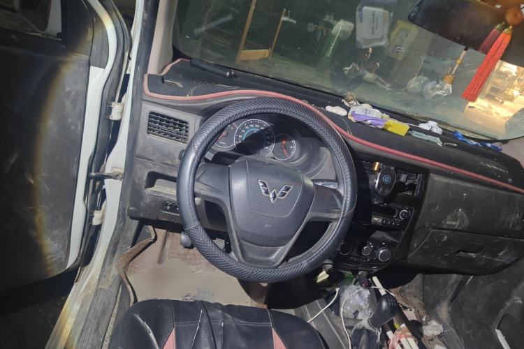 Used Wuling Rongguang V 2015 1.2L Standard Version Steering Wheel