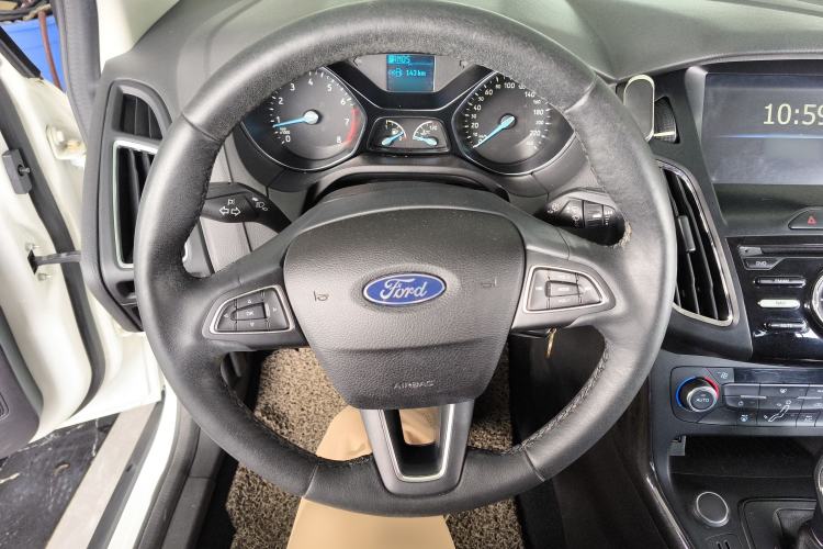 Used Ford Focus 2017 Sedan 1.6L Automatic Fashion Edition Smart Drive Version
