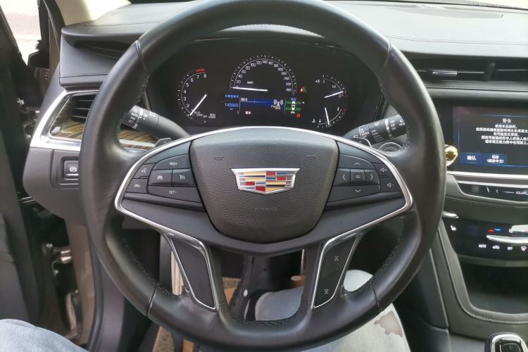 Used Cadillac XT5 2016 28T Four-Wheel Drive Luxury Model Steering Wheel