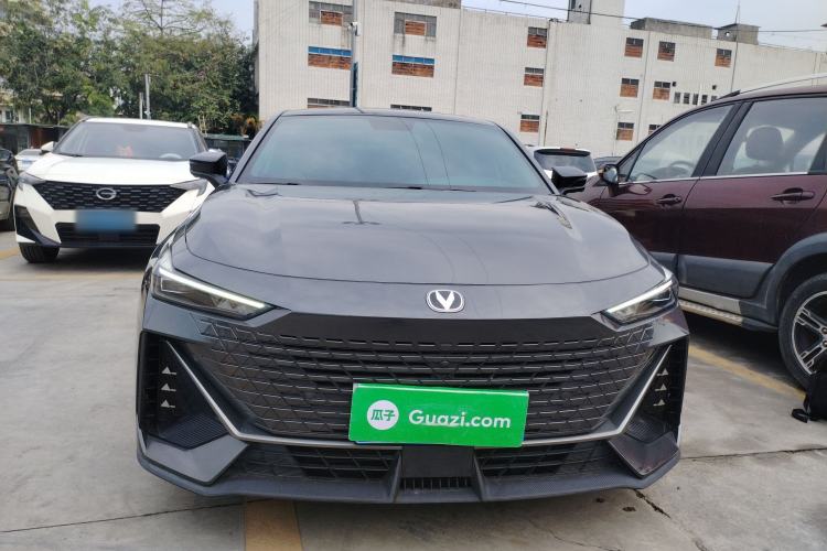 Used CHANGAN UNI-V 2022 1.5T Prestige Version Front