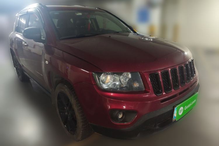Used Jeep Compass 2013 2.4L Four-wheel Drive Black Edition with Navigation Front Right 45 Deg