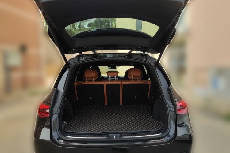 Used Mercedes-Benz GLC 2023 GLC 300 L 4MATIC Luxury 7-Seater
