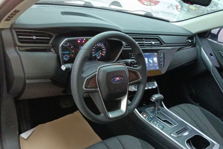 Used Ford Territory 2019 EcoBoost 145 CVT Elite Model China VI Standard Center Console