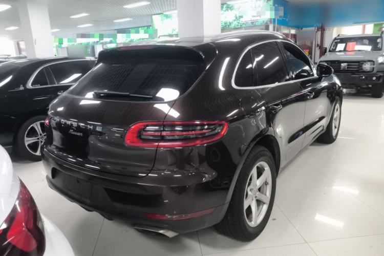 Used Porsche Macan 2017 Macan 2.0T Rear Right 45 Deg
