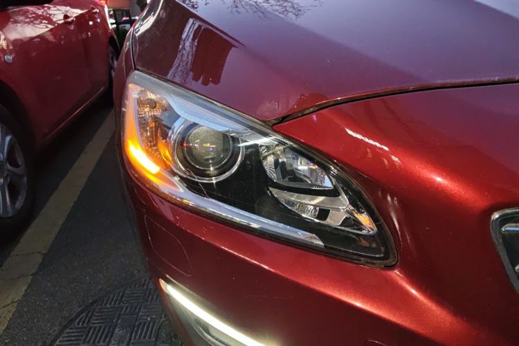 Used Volvo S60 2015 S60L 2.0T Zhiyuan Edition
