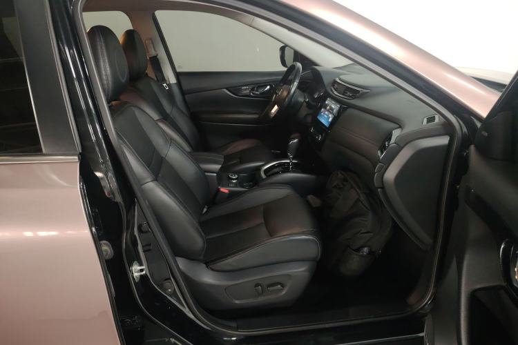 Used Nissan X-Trail 2019 2.5L CVT Smart Connect Luxury Edition 4WD
