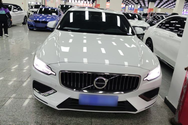 Used Volvo S60 2024 B4 Zhiyi Luxury Edition
