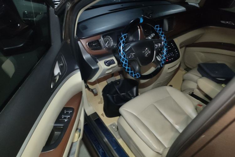 Used Buick GL8 2018 28T Luxury Model China VI Standard Driver Seat