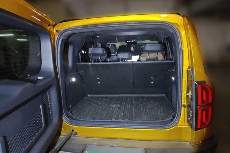 Used Formula Leopard 5 2023 Cloud Ride Flagship Edition
