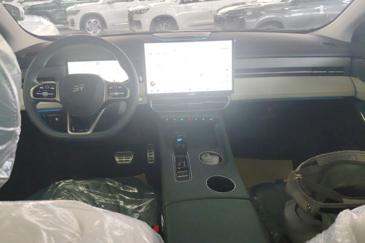 Used JETOUR X90 C-DM 2025 Elite Edition 5 Seats Center Console