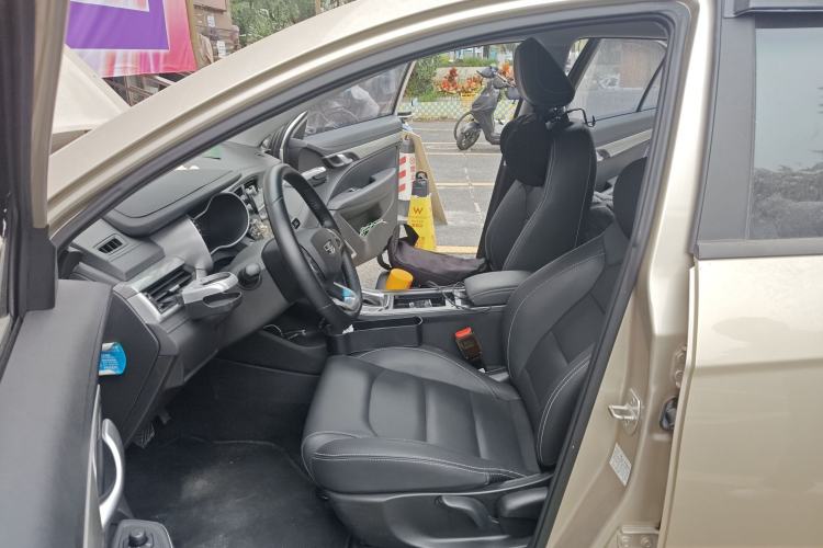 Used Geely Auto Emgrand 2019 Leading Edition 1.5L CVT Luxury Model China V Standard
