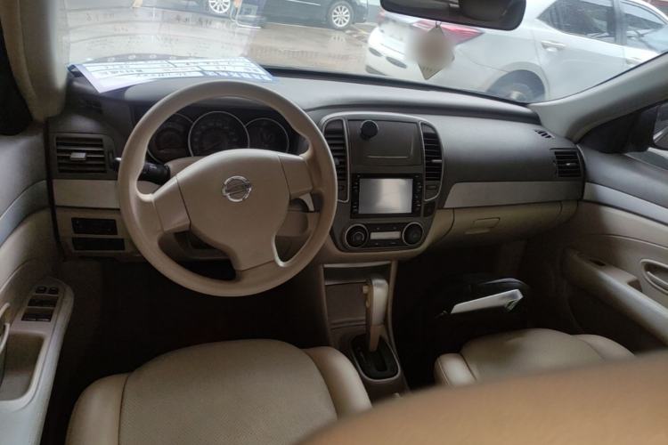 Used Nissan Sylphy 2012 Classic 1.6XE Automatic Comfort Edition Center Console