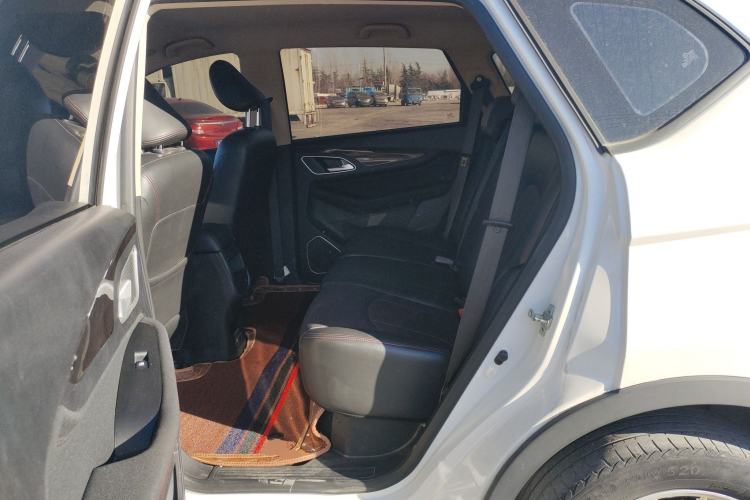 Used Baojun 560 2016 1.8L Manual Value Edition
