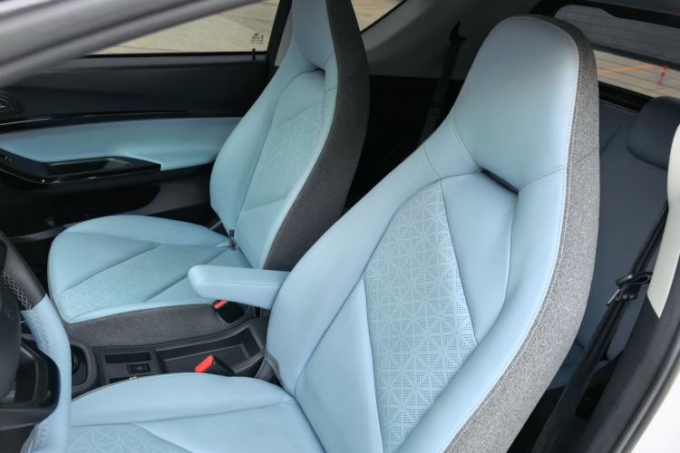 Used Chery QQ Little Ant 2024 Edition Youth Version 251km Passion Version 23.99 kWh Interior 4