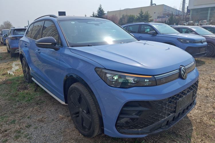 Used Volkswagen Tiguan L 2024 PRO 380TSI Four-Wheel Drive R-Line Prestige Edition Front Right 45 Deg