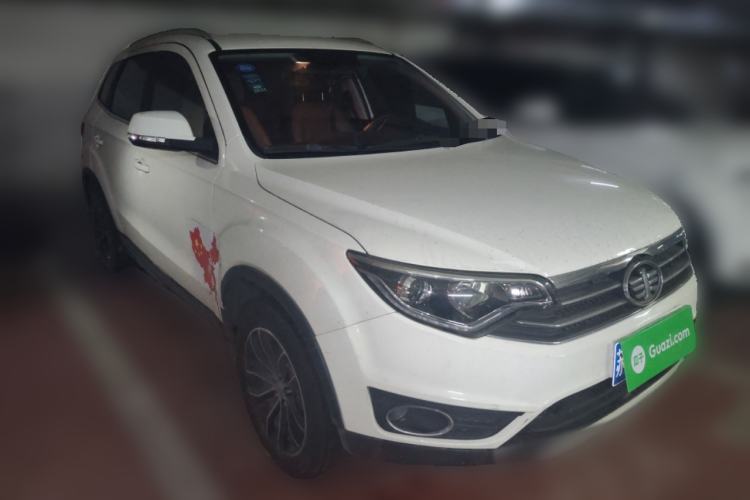 Used FAW Senya R7 2016 1.6L Manual Luxury Model Front Right 45 Deg