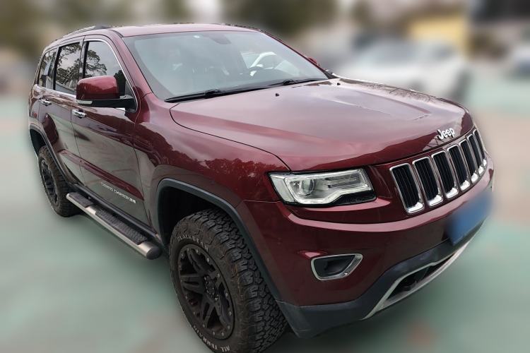 Used Jeep Grand Cherokee 2016 3.0L Comfort Navigation Edition Front Right 45 Deg