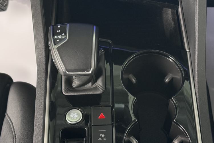 Used Volkswagen Touareg 2021 3.0 TSI Luxury Edition Black Diamond Sport Package
