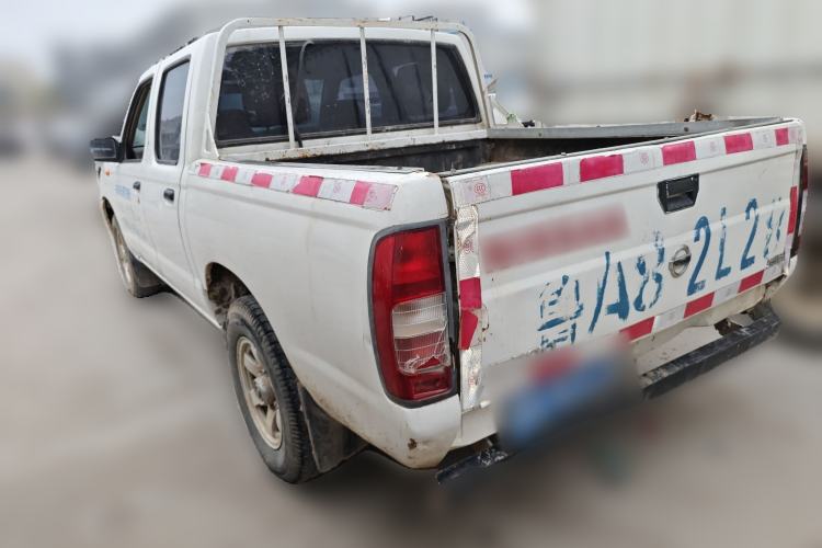 Used Nissan D22 2013 2.4L Gasoline Two-Wheel-Drive Standard Model