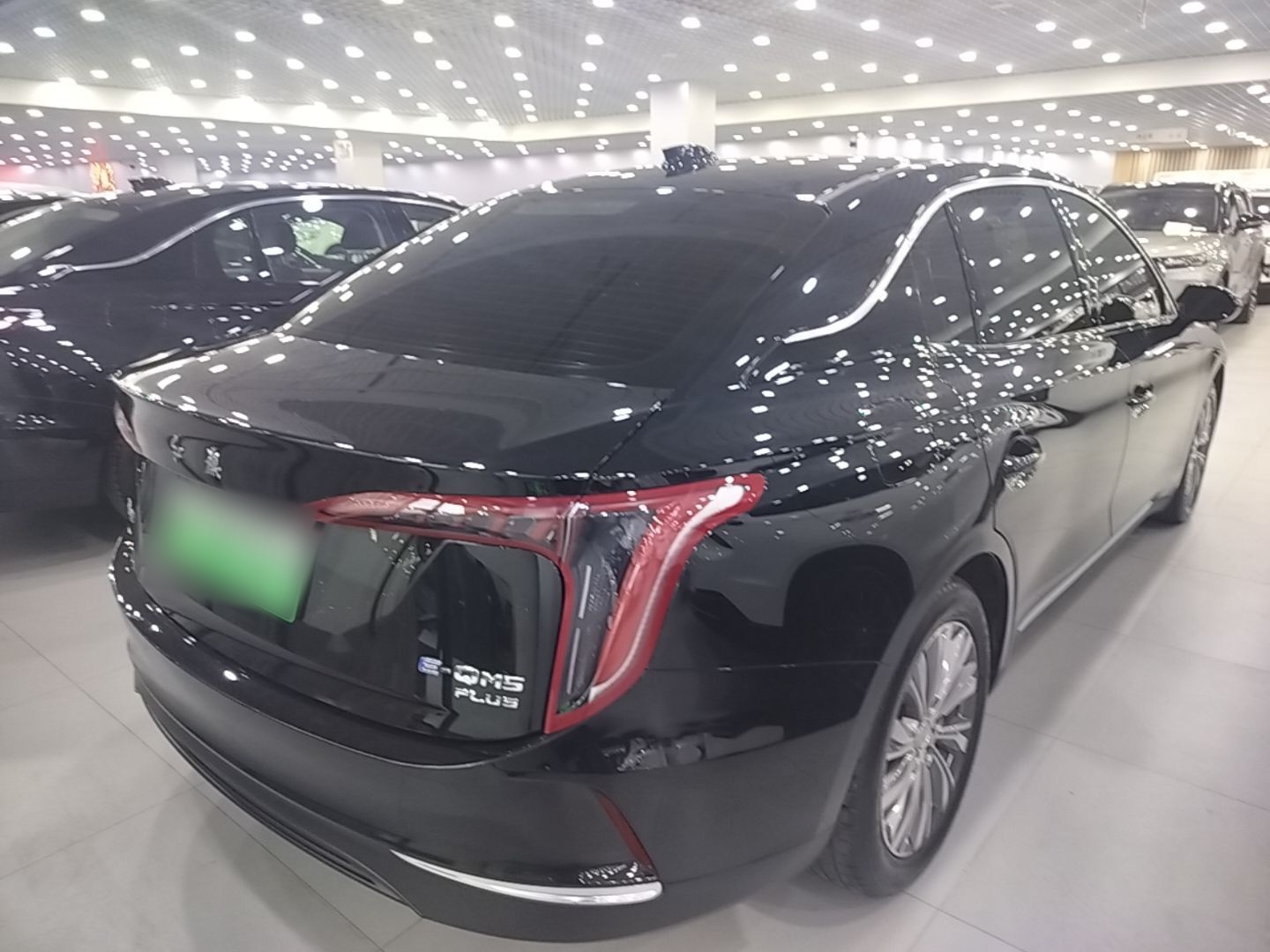 Hongqi E-QM5 2024 610 km PLUS — снимка 6