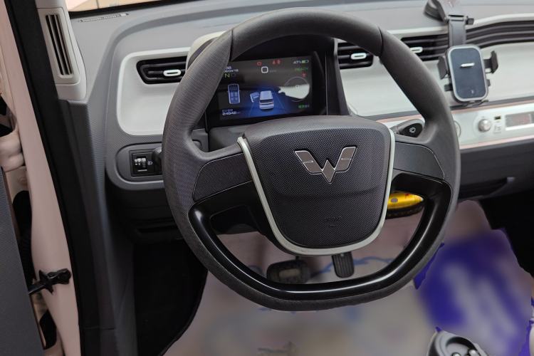 Used Wuling Hongguang MINIEV 2021 Macaron Premium Model – Lithium Iron Phosphate Steering Wheel