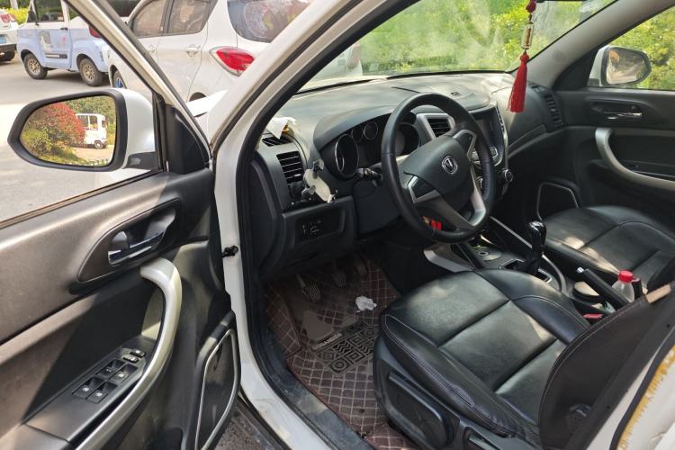 Used CHANGAN CS35 2014 1.6L Manual Luxury Model China IV Standard
